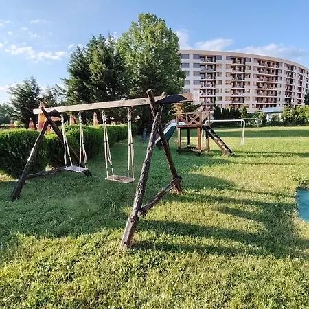 Съни Бийч Плаза Slăntjev Brjag