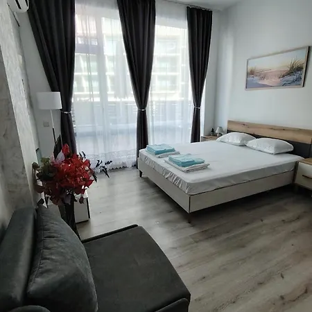 Apartment Съни Бийч Плаза