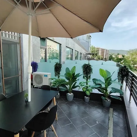 Съни Бийч Плаза Apartment *